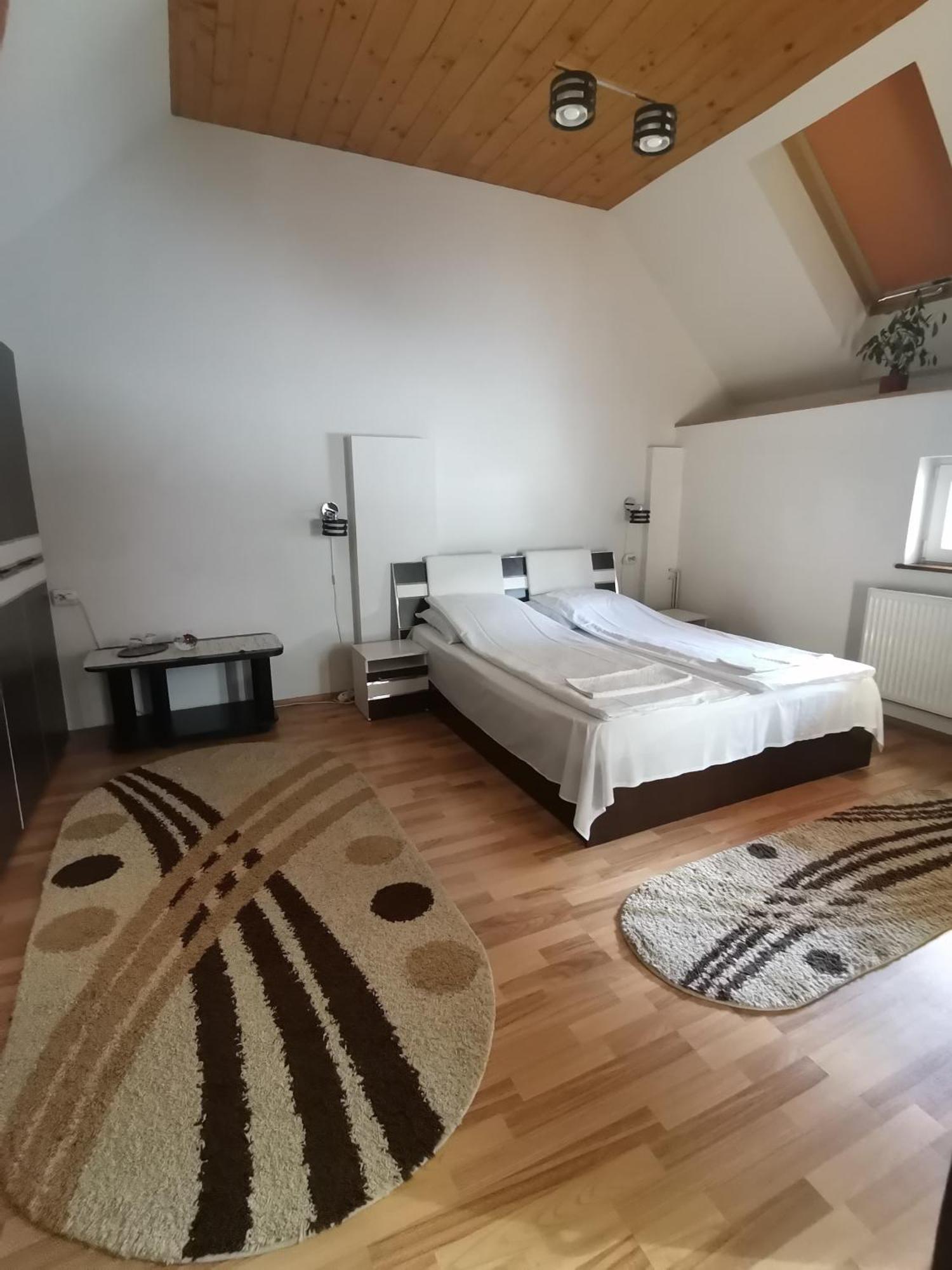 Casa Sara Hotel Săcele Buitenkant foto
