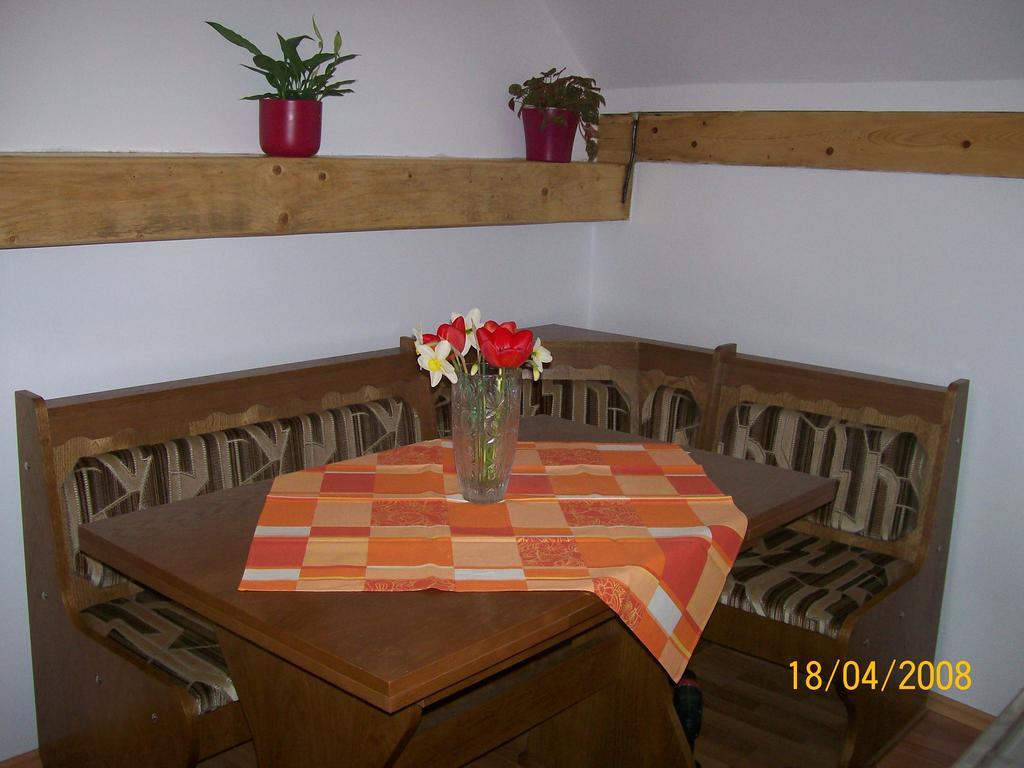 Casa Sara Hotel Săcele Kamer foto